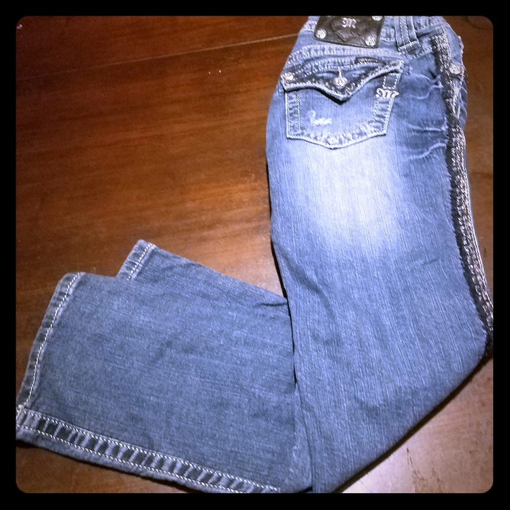 BUNDLE OF JEANS